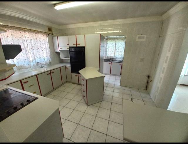 3 BEDROOM HOUSE SOLD IN WYEBANK